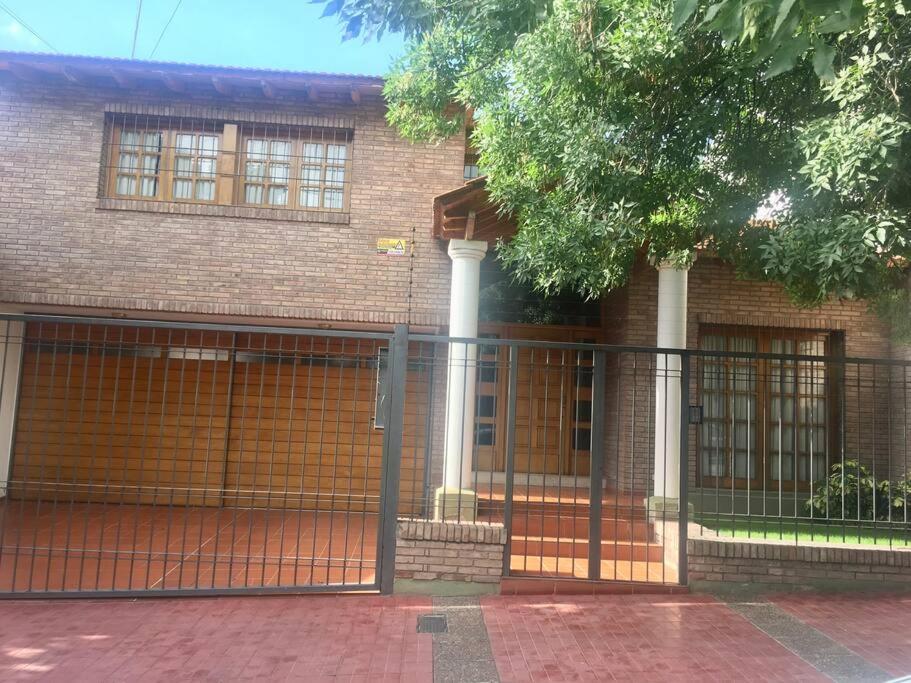 Casa Categora cerca Parque General San Martin.