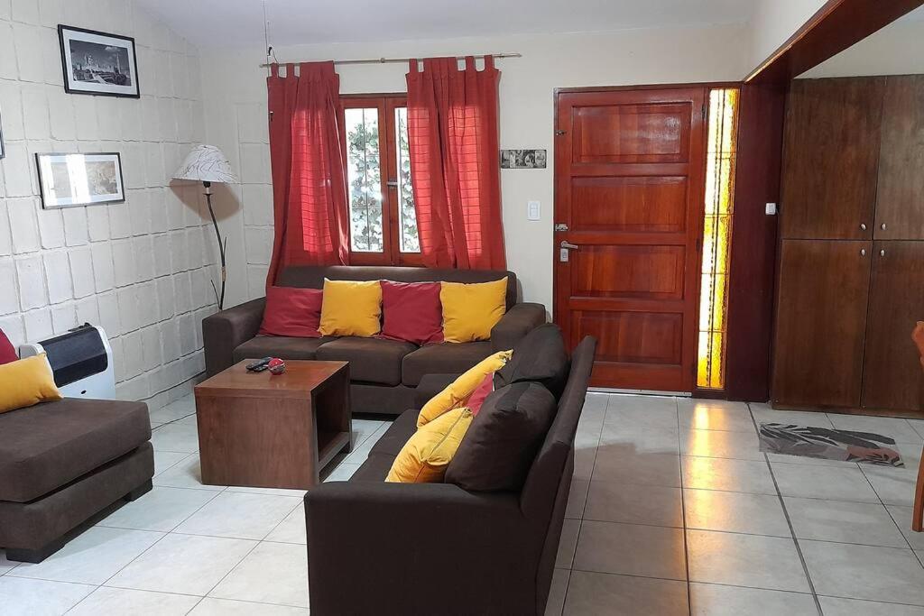 Beautiful house in Quinta Seccin neighbourhood, with garage