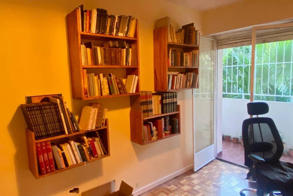 �C�modo y hermoso departamento frente al parque!