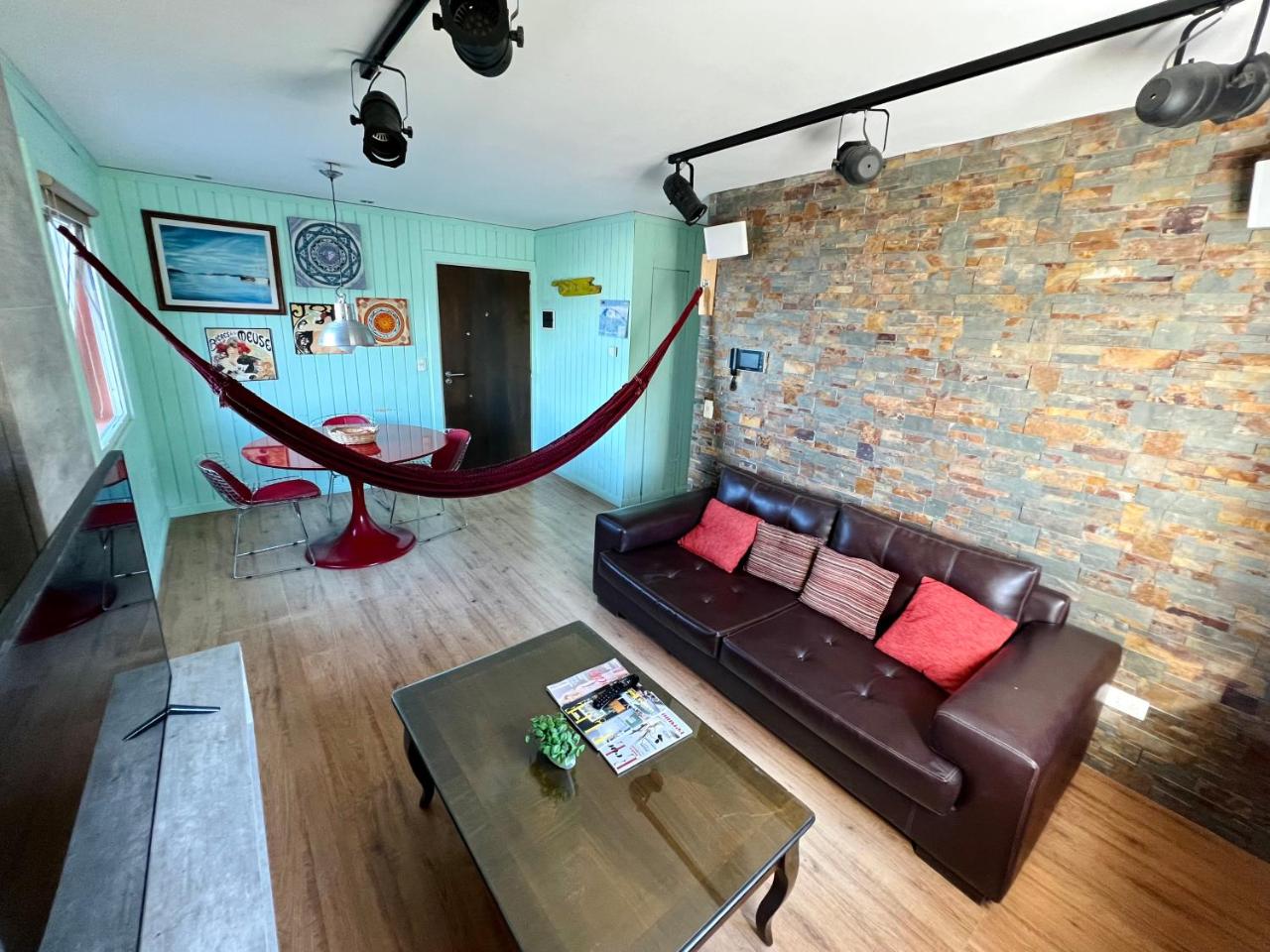 Departamento New Vintage con hermosas vistas a las montaas y al Canal