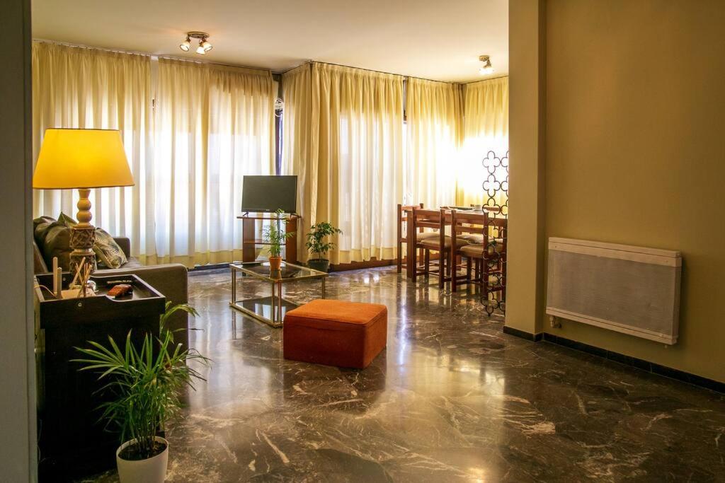 Departamento con bella vista a la monta�a y ciudad