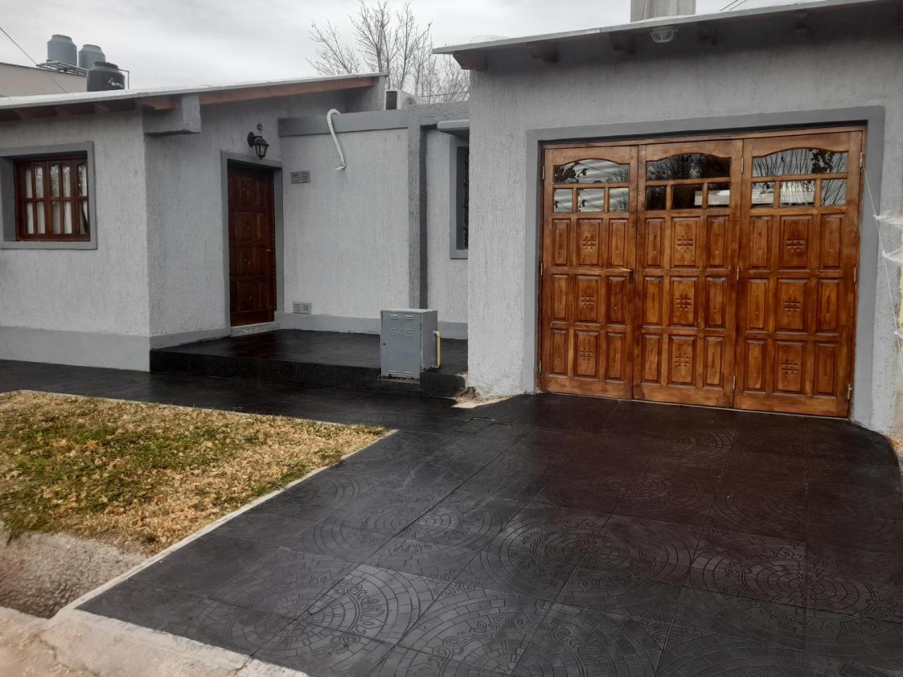 Casa sobre la ruta del vino con cochera