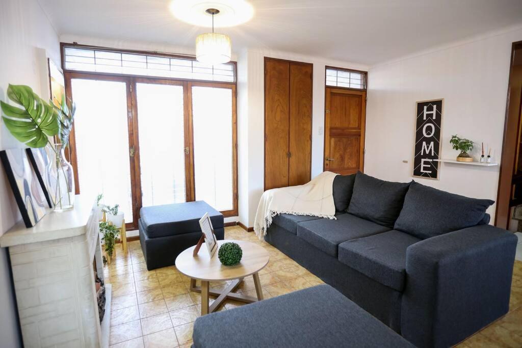 Encanto Mendocino: Espaciosa casa en Juan B Justo