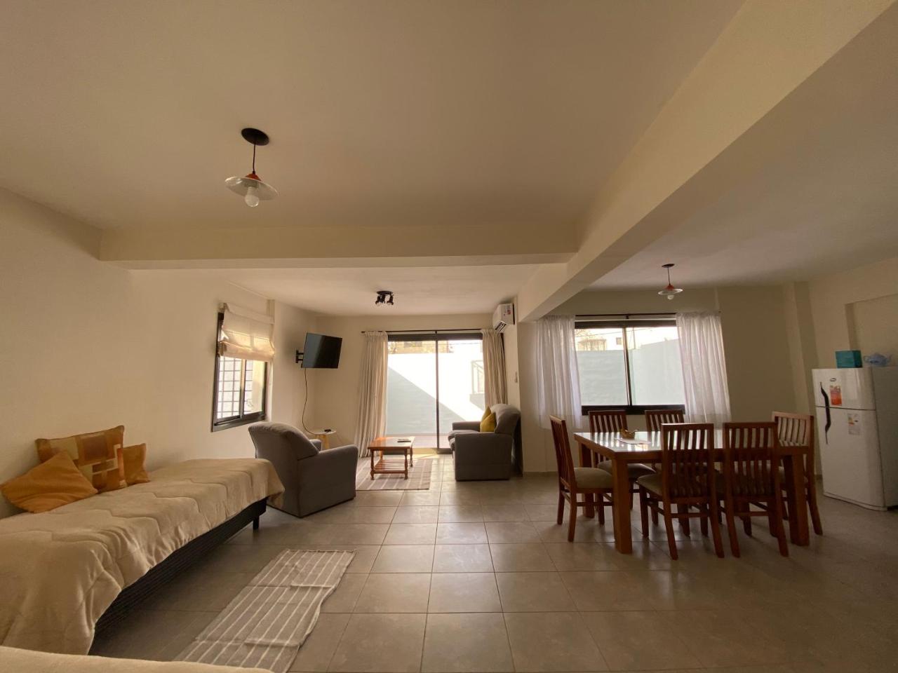 Excepcional apartamento, con patio cochera y parrilla en el centro