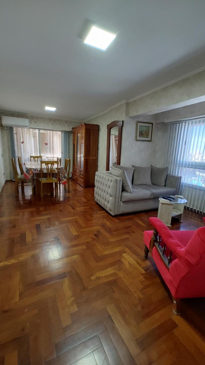Departamento de 3 dormitorios 2 baos cochera Excelente