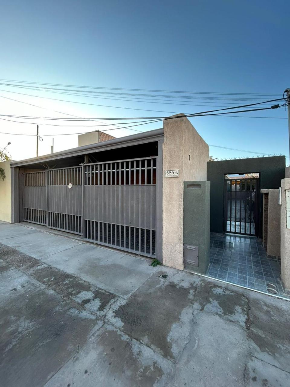 Departamento entero c/cochera