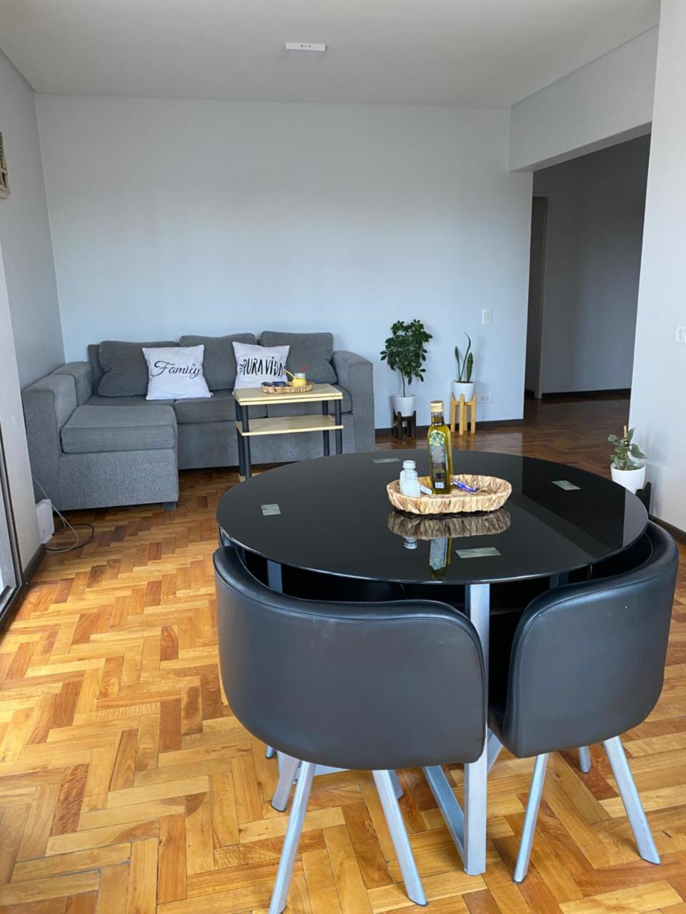 Amplio, moderno y c�ntrico. Departamento en Plaza Independencia