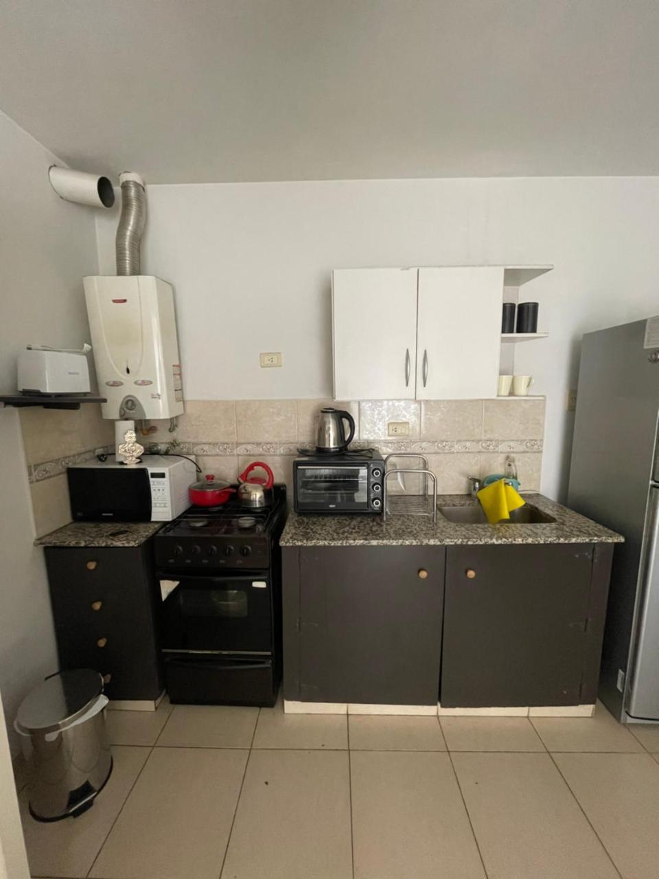 Departamento de 2 hambientes ( 1 habitacion separada , baoy cocina-comedor)