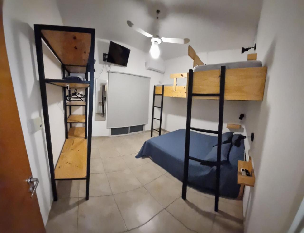 Dpto s/av Rafael Nuez - 1 dorm y balcon