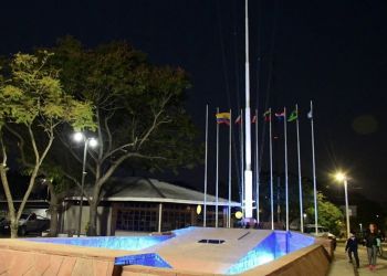 Monumento No Figurativo al Gral. San Mart�n. Que hacer en Corrientes