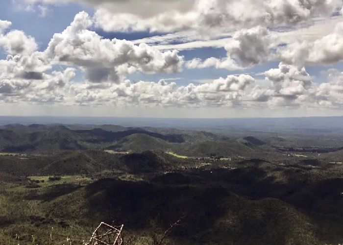 Un pueblito poco conocido y cautivante, rodeado de volcanes y t�neles