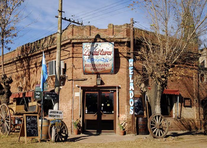 El pintoresco bodeg�n que le devolvi� la vida a un pueblo bonaerense con 180 habitantes