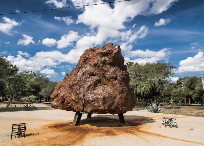 El parque, �nico en el mundo, donde se ven los meteoritos m�s grandes