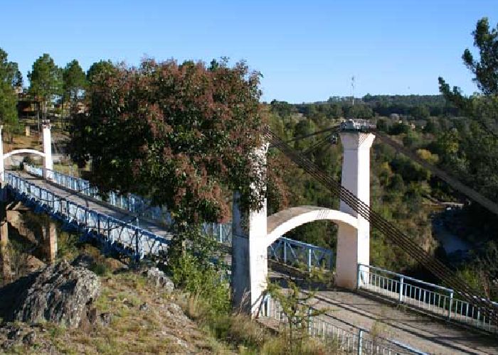 El Puente Colgante - Qu� hacer en Alpa Corral