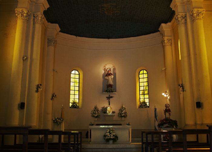 Capilla San Carlos Borromeo - Qu� hacer en Carlos Keen