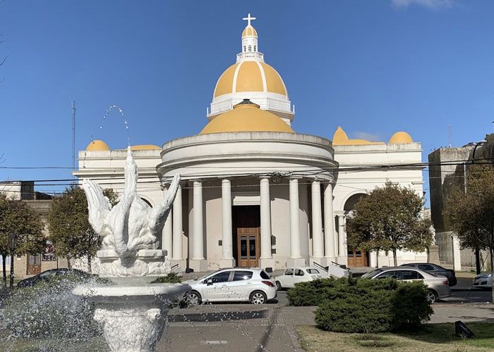Visitar la Plaza Castelli - Qu� hacer en Dolores