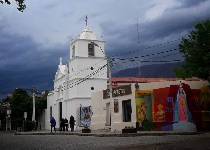 Visita CAPILLA NUESTRA SE�ORA DEL ROSARIO - Qu� hacer en Merlo