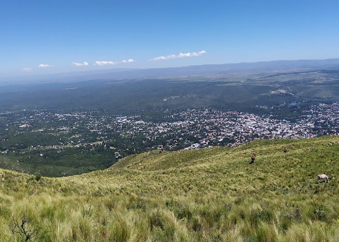 Cerro La Banderita - Qu� hacer en La Falda